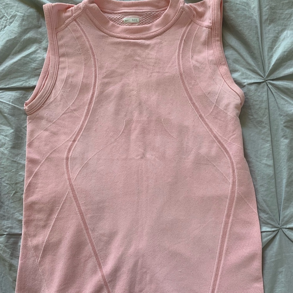 Nike fit dry top